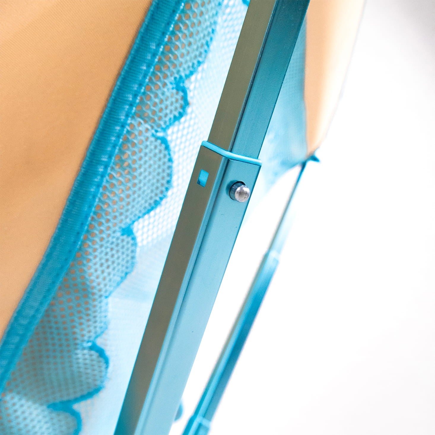 Coziya Cloud Chair aluminum telescopic frame structure close-up